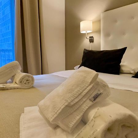 A Due Passi Dal Ponte Hotel Таранто Екстериор снимка