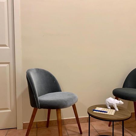 A Due Passi Dal Ponte Hotel Таранто Екстериор снимка