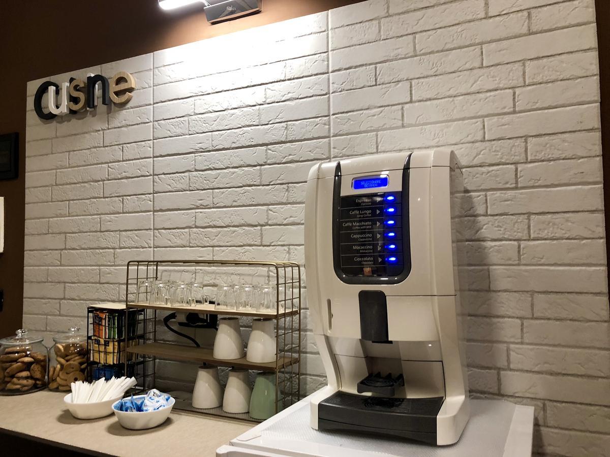 A Due Passi Dal Ponte Hotel Таранто Екстериор снимка