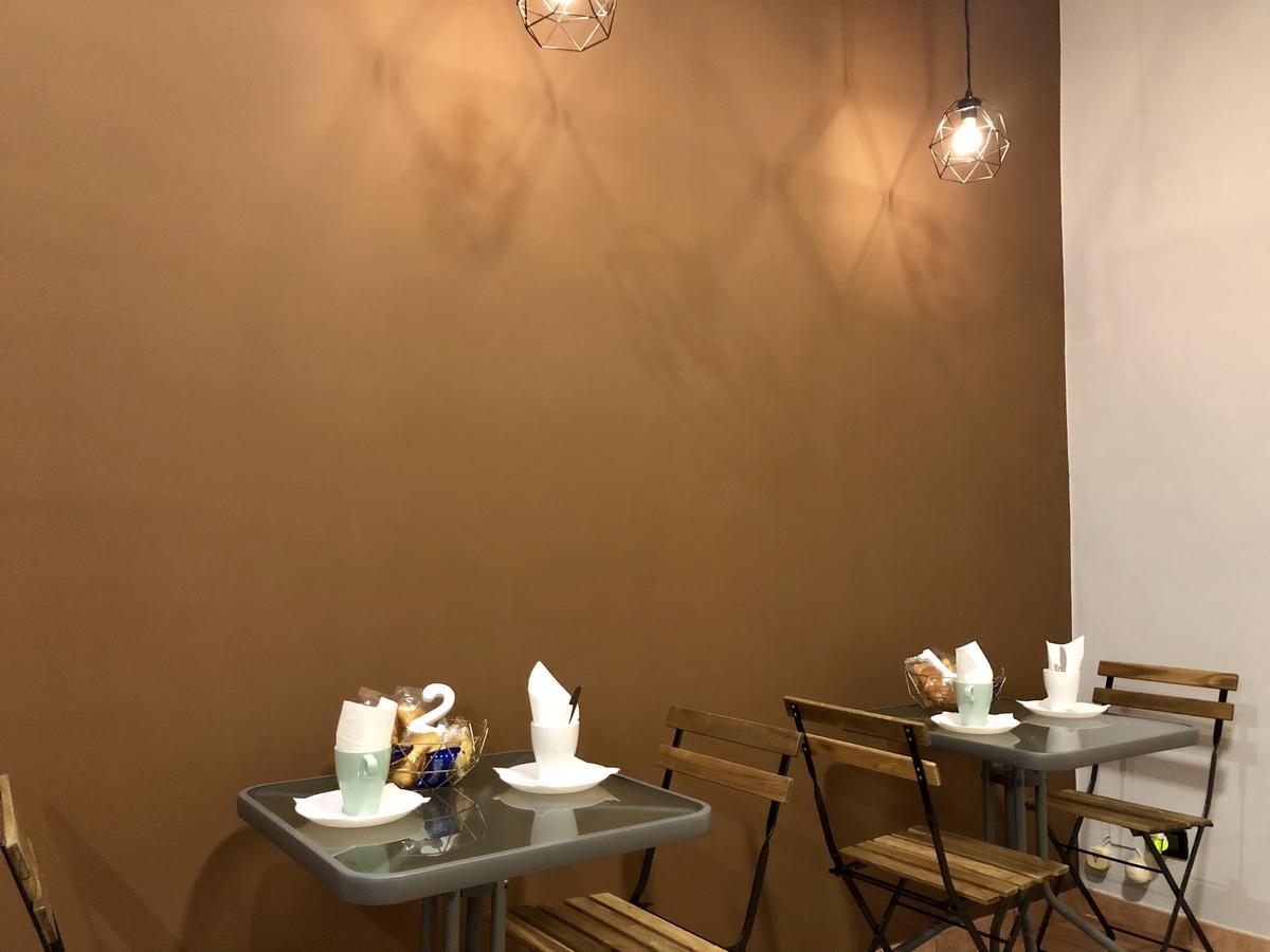 A Due Passi Dal Ponte Hotel Таранто Екстериор снимка
